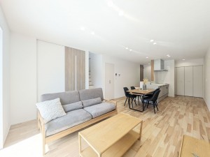 春日市須玖北、新築一戸建ての居間画像です