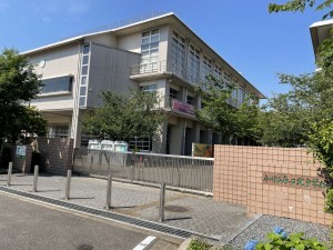 春日市須玖北、新築一戸建ての中学校画像です