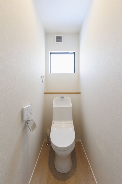 福岡市南区鶴田、新築一戸建てのトイレ画像です