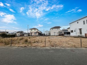 福津市西福間、新築一戸建ての前面道路を含む現地写真画像です