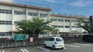 吉野ヶ里町立野、新築一戸建ての小学校画像です