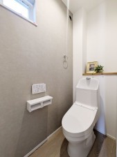 太宰府市国分、新築一戸建てのトイレ画像です