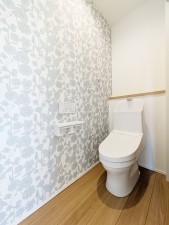 大野城市大城、新築一戸建てのトイレ画像です