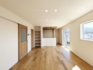 大野城市大城、新築一戸建ての居間画像です