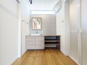 大野城市大城、新築一戸建ての洗面画像です