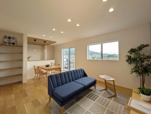 大野城市大城、新築一戸建ての居間画像です