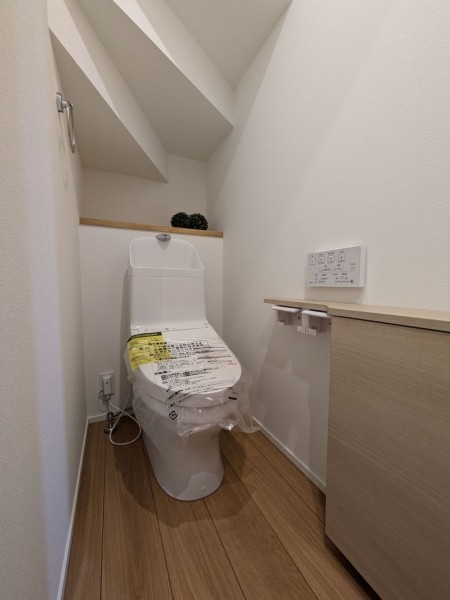 福岡市東区和白、新築一戸建てのトイレ画像です