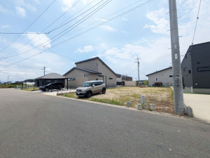 神埼郡吉野ヶ里町立野、土地の前面道路を含む現地写真画像です