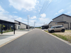 神埼郡吉野ヶ里町立野、土地の前面道路を含む現地写真画像です