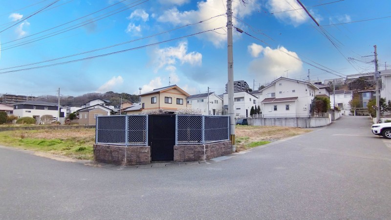 糸島市前原駅南、土地の前面道路を含む現地写真画像です