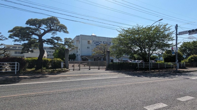 朝倉郡筑前町中牟田、土地の中学校画像です