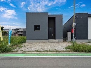 福岡市西区太郎丸、新築一戸建ての前面道路を含む現地写真画像です