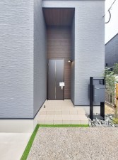 福岡市西区太郎丸、新築一戸建ての玄関画像です