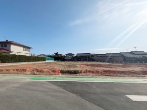 福岡市西区太郎丸、新築一戸建ての前面道路を含む現地写真画像です