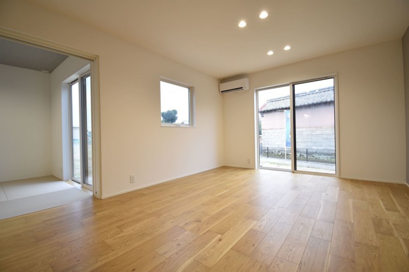 福岡市西区太郎丸、新築一戸建ての居間画像です