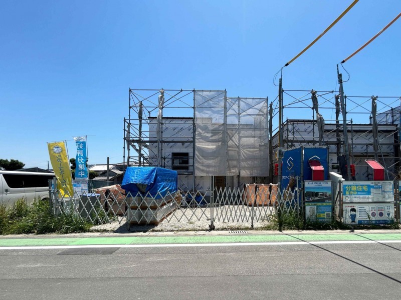 福岡市西区太郎丸、新築一戸建ての前面道路を含む現地写真画像です
