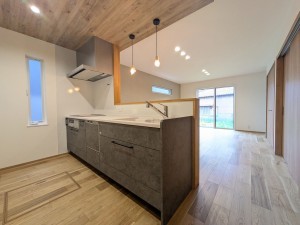 福岡市西区太郎丸、新築一戸建てのキッチン画像です