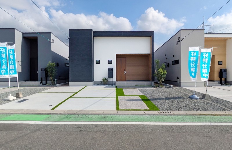 福岡市西区太郎丸、新築一戸建ての前面道路を含む現地写真画像です
