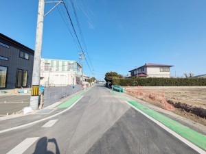 福岡市西区太郎丸、新築一戸建ての前面道路を含む現地写真画像です