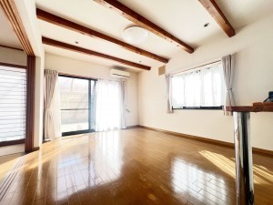 筑紫野市石崎、中古一戸建ての居間画像です