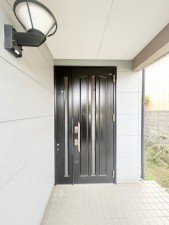 筑紫野市石崎、中古一戸建ての玄関画像です