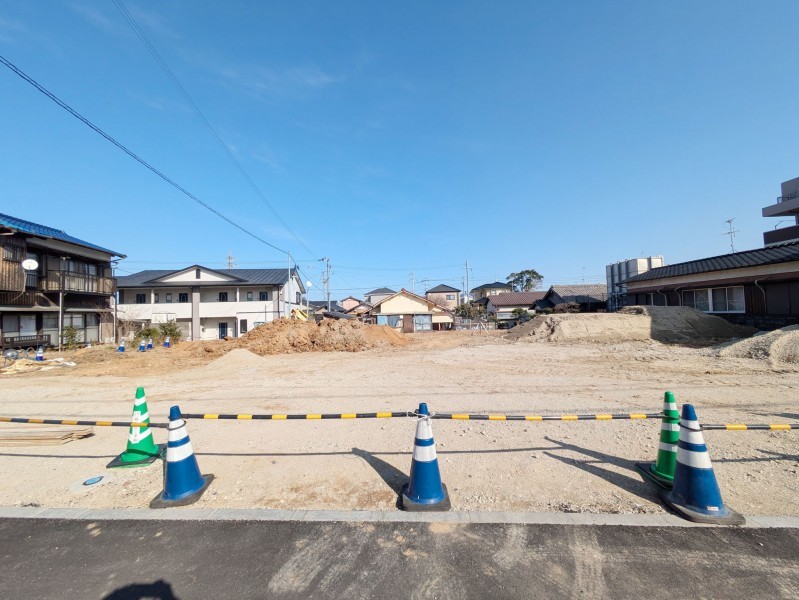 糸島市前原南、土地の前面道路を含む現地写真画像です