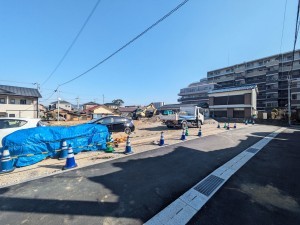 糸島市前原南、土地の前面道路を含む現地写真画像です