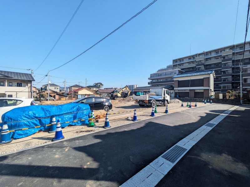 糸島市前原南、土地の前面道路を含む現地写真画像です