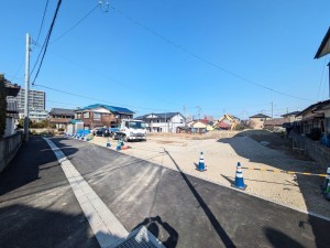 糸島市前原南、土地の前面道路を含む現地写真画像です