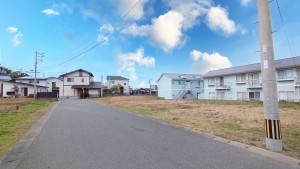 糸島市前原駅南、新築一戸建ての前面道路を含む現地写真画像です