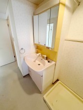 福岡市西区十郎川団地、マンションの洗面画像です