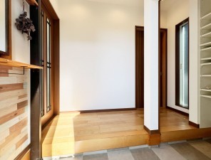 三井郡大刀洗町本郷、中古一戸建ての玄関画像です
