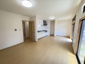 春日市白水ケ丘、中古一戸建ての居間画像です