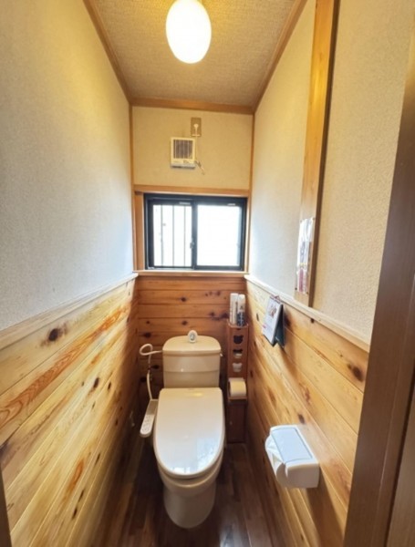 筑紫野市大字永岡、中古一戸建てのトイレ画像です