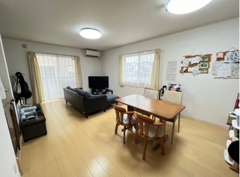 春日市昇町、中古一戸建ての居間画像です