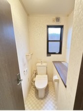 小郡市三沢、中古一戸建てのトイレ画像です