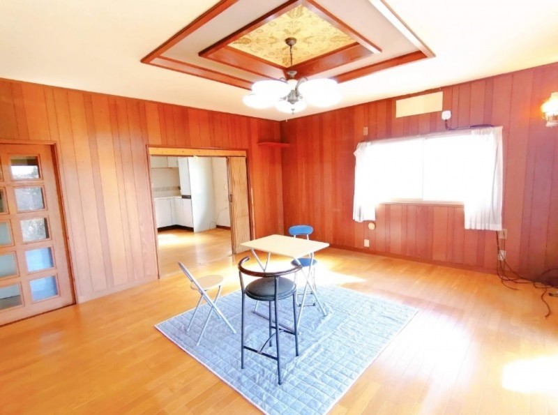 小郡市三沢、中古一戸建ての居間画像です