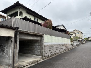 那珂川市王塚台、中古一戸建ての前面道路を含む現地写真画像です