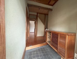 福岡市早良区重留、中古一戸建ての玄関画像です