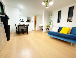福岡市東区雁の巣、中古一戸建ての居間画像です