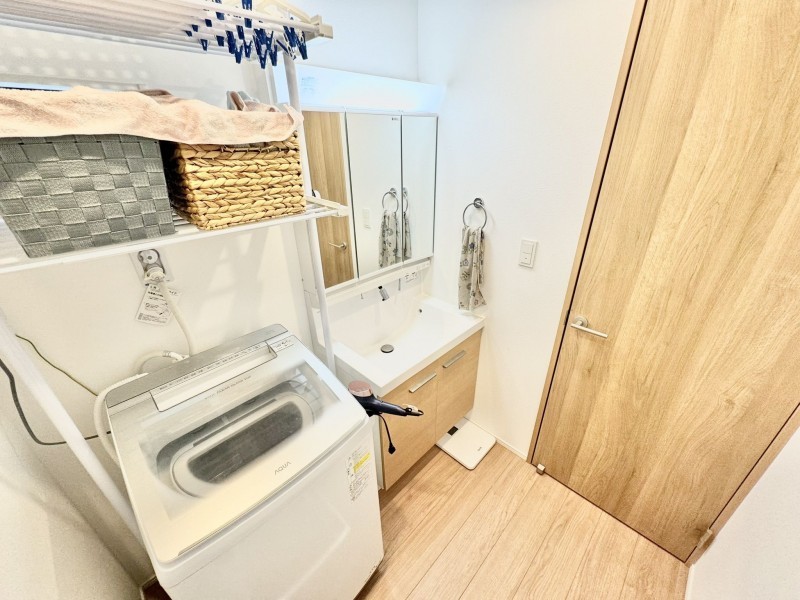 福岡市東区雁の巣、中古一戸建ての洗面画像です