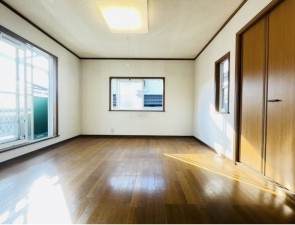 福岡市東区舞松原、中古一戸建ての寝室画像です