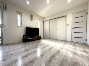糟屋郡須惠町大字須惠、中古一戸建ての居間画像です