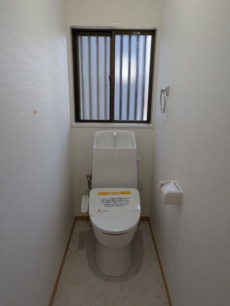 筑紫野市大字下見、中古一戸建てのトイレ画像です