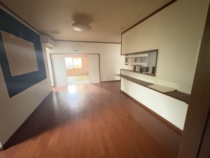 那珂川市片縄西、中古一戸建ての居間画像です