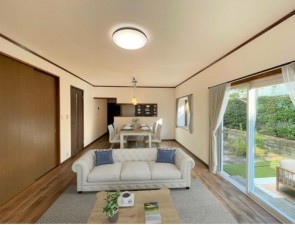 糟屋郡須惠町大字旅石、中古一戸建ての居間画像です