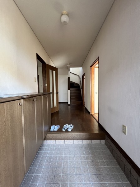 福岡市西区今宿青木、中古一戸建ての玄関画像です