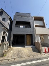 春日市光町、中古一戸建ての外観画像です