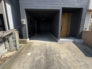春日市光町、中古一戸建ての駐車場画像です