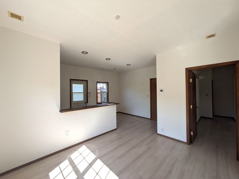 大野城市つつじケ丘、中古一戸建ての居間画像です